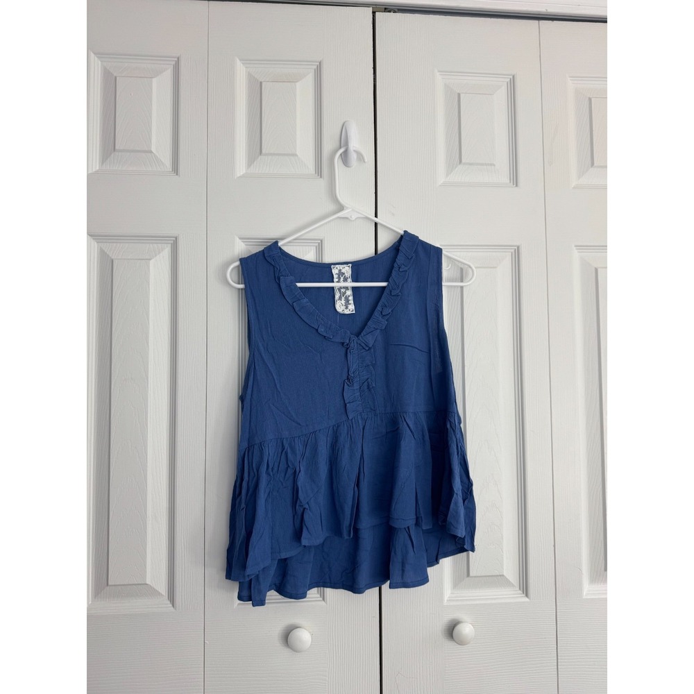 NWT Sadie & Sage Blue Ruffle Peplum Tank‎ Top Women's Medium Denim Sleeveless